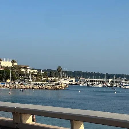 Centre 5 Minutes De La *