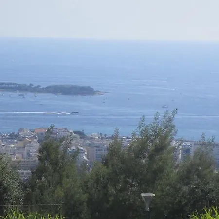 Centre 5 Minutes De La *