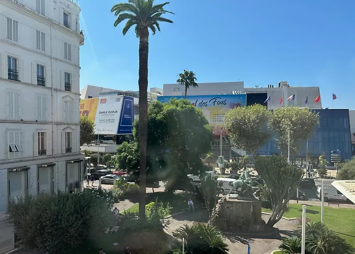 Centre 5 Minutes De La *