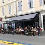 Centre 5 Minutes De La *