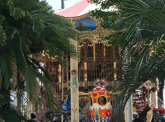 Centre 5 Minutes De La 戛纳