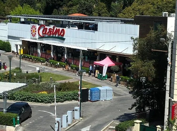 Centre 5 Minutes De La * 戛纳