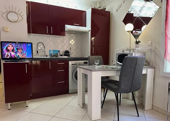 Centre 5 Minutes De La *