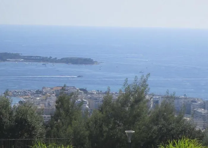 Centre 5 Minutes De La *